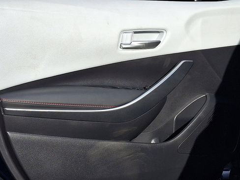 Used 2025 Toyota Corolla SE image 12