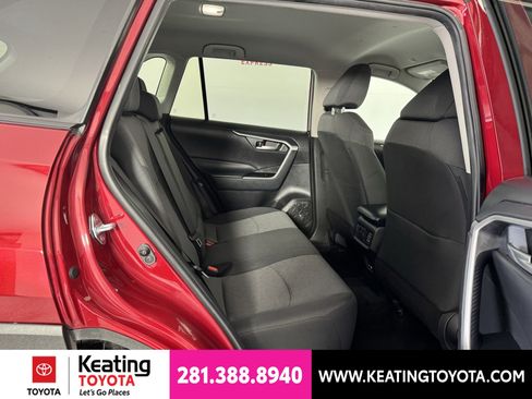Used 2025 Toyota RAV4 XLE FWD image 20