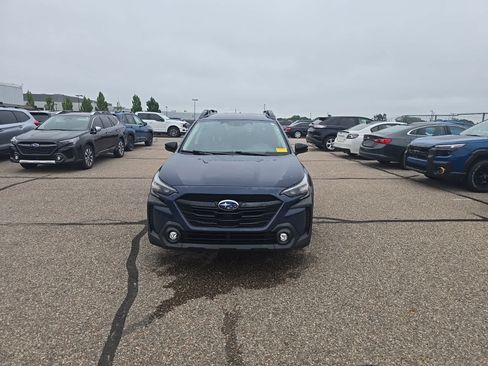 Used 2025 Subaru Outback Onyx Edition AWD/4WD image 2