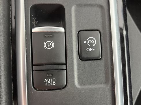 Used 2022 Nissan Pathfinder SV w/ SV Premium Package AWD/4WD image 30