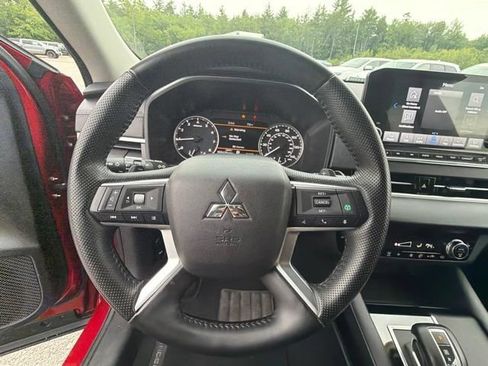 Used 2024 Mitsubishi Outlander SE AWD/4WD image 16