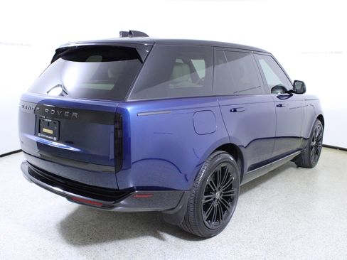 Used 2025 Land Rover Range Rover Autobiography image 7