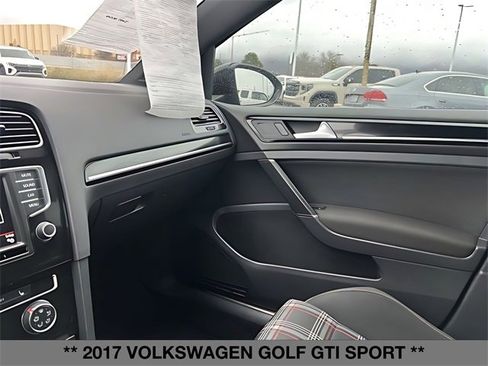 Used 2017 Volkswagen GTI Sport image 28