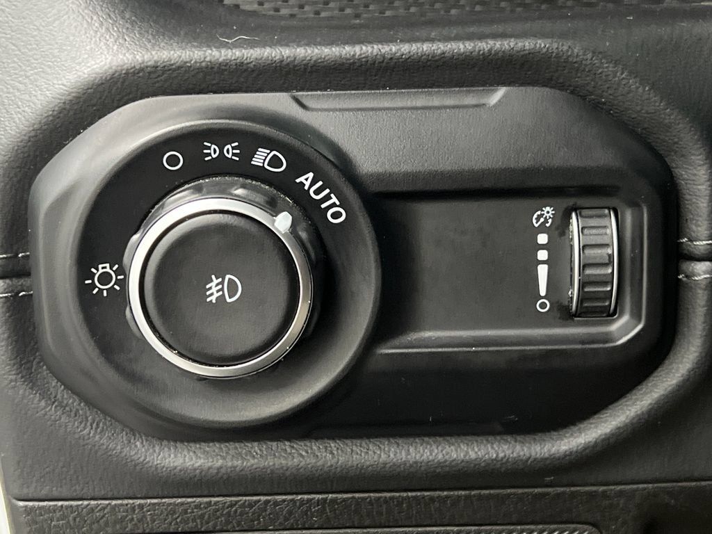 Used 2024 Jeep Wrangler Unlimited Rubicon AWD/4WD image 47