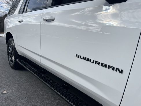 Used 2023 Chevrolet Suburban Z71 w/ Luxury Package image 61