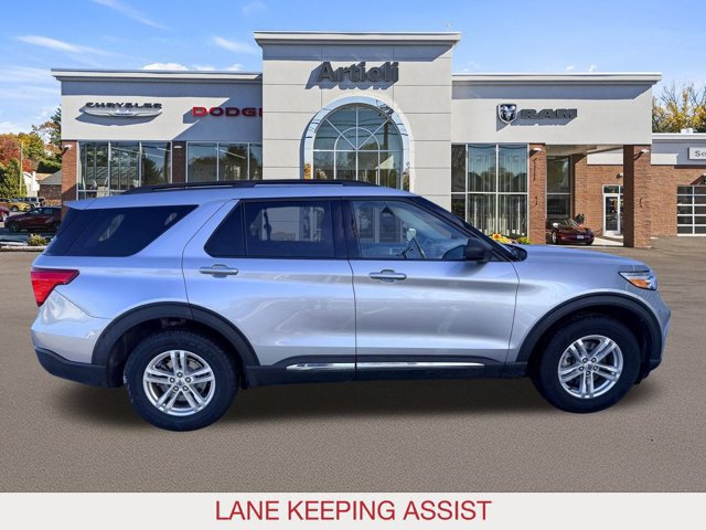 Used 2023 Ford Explorer XLT w/ Class IV Trailer Tow Package AWD/4WD image 7