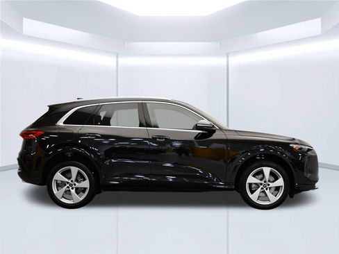 Used 2025 Audi Q5 Premium Plus w/ Premium Plus AWD/4WD image 6