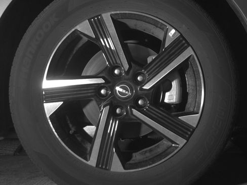 Used 2025 Nissan Sentra SV FWD image 13