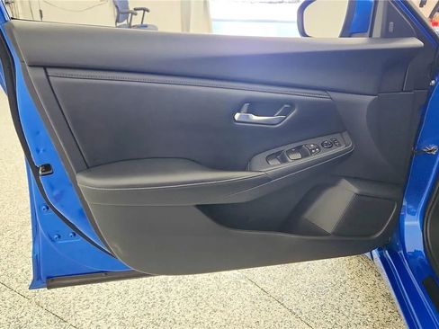 Used 2024 Nissan Sentra SV FWD image 31