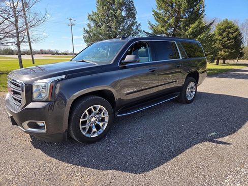 Used 2016 GMC Yukon XL SLT w/ Open Road Package AWD/4WD image 1