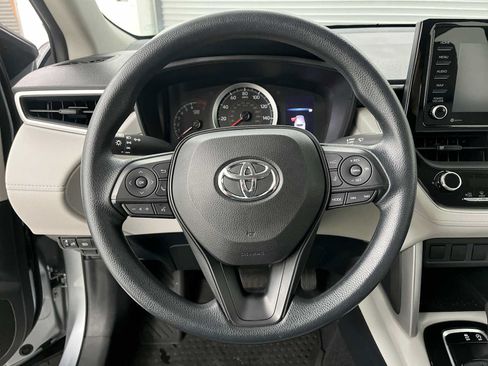 Used 2022 Toyota Corolla Cross L AWD/4WD image 17