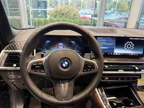 New 2026 BMW X5 xDrive50e w/ M Sport Package image 9