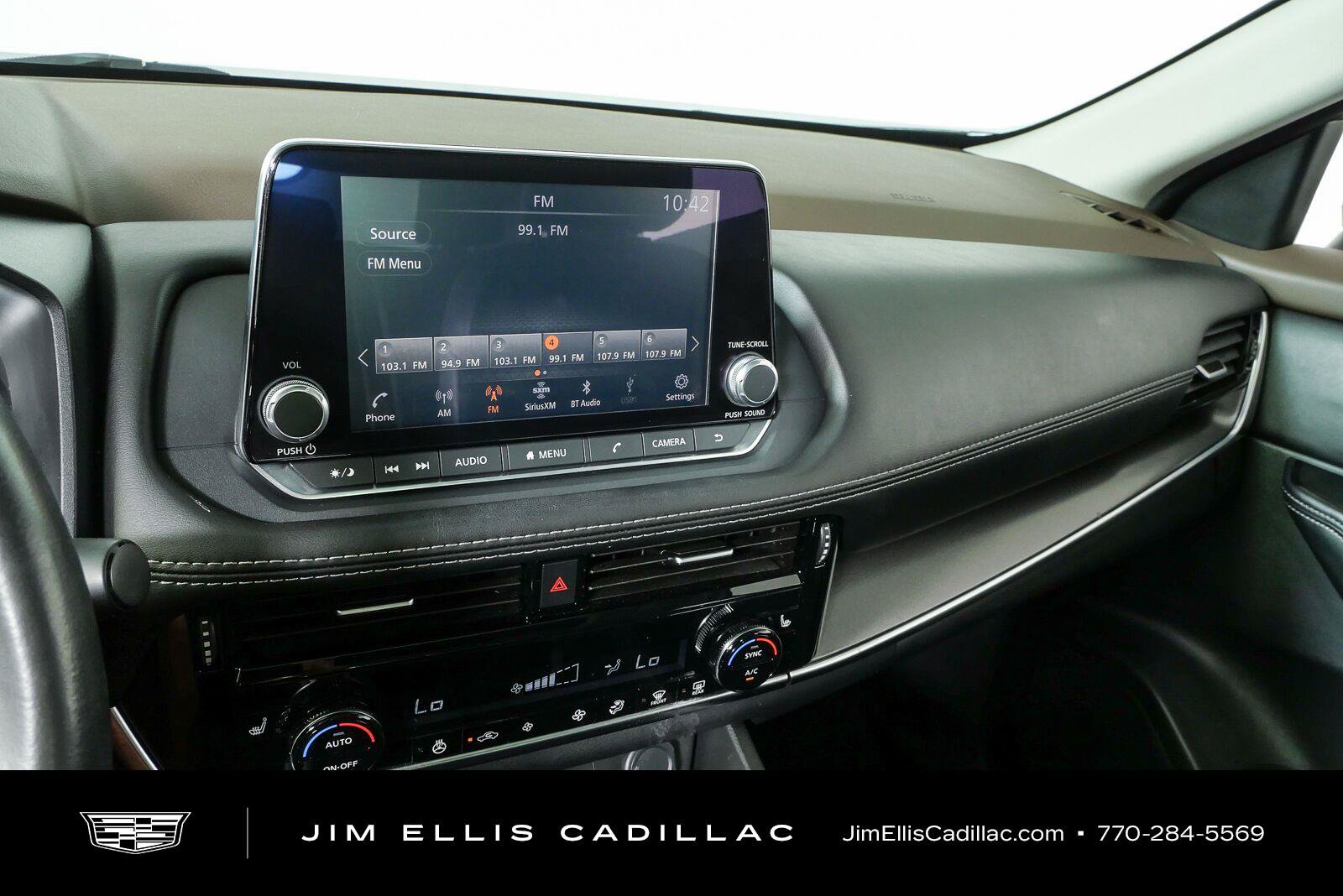 Used 2021 Nissan Rogue SV w/ Premium Package FWD image 12
