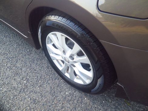 Used 2014 Nissan Altima 2.5 S w/ Sport Value Package FWD image 32