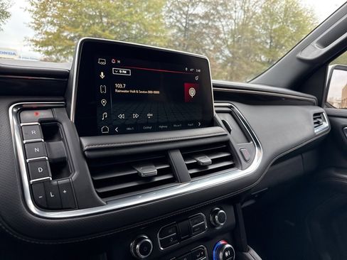 Used 2023 GMC Yukon XL AT4 w/ Technology Package image 15