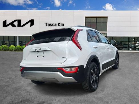 Used 2023 Kia Niro EX FWD image 4