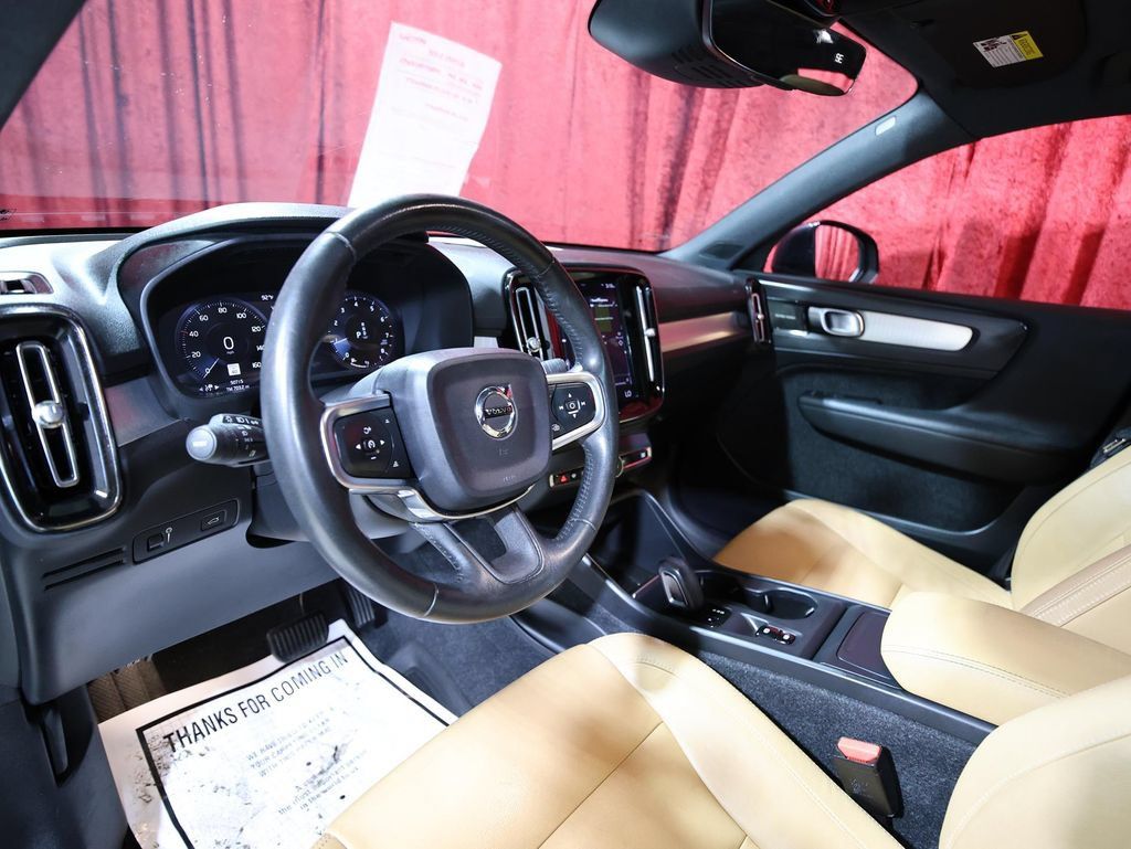 Used 2019 Volvo XC40 T5 Momentum AWD/4WD image 11