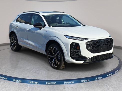 New 2026 Audi Q3 quattro 2.0T AWD/4WD image 3
