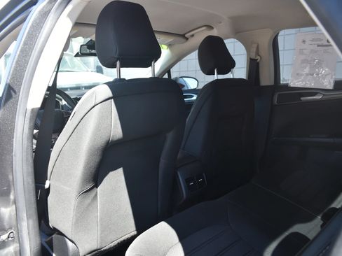Used 2020 Ford Fusion SE FWD image 9