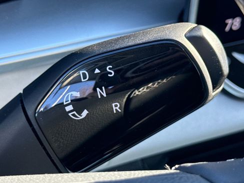 Used 2025 Volkswagen Tiguan SE image 14