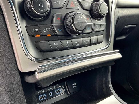 Used 2019 Jeep Grand Cherokee Laredo w/ Security & Convenience Group image 35