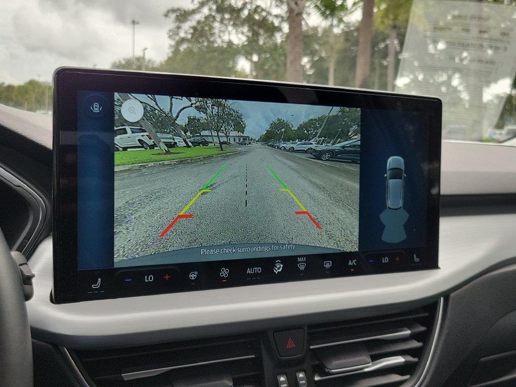 Certified 2025 Ford Escape Platinum AWD/4WD image 25