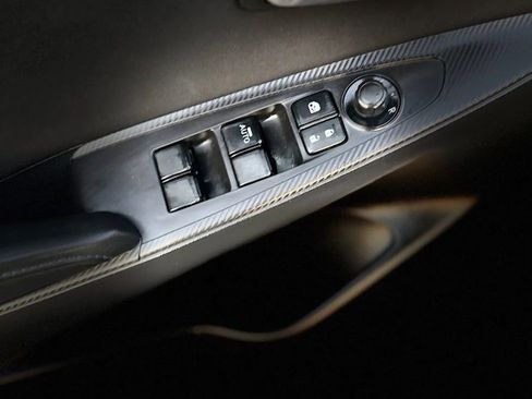 Used 2017 Toyota Yaris iA image 18