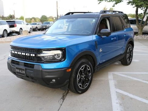 Used 2025 Ford Bronco Sport Outer Banks w/ Outer Banks Tech Package+ AWD/4WD image 3