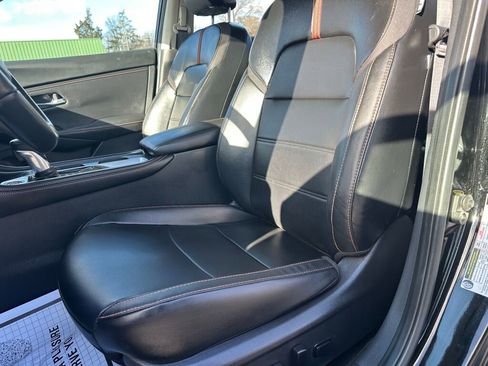 Used 2023 Nissan Sentra SR w/ SR Premium Package image 11