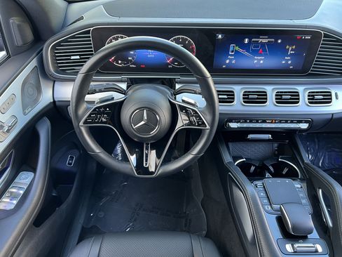 Used 2025 Mercedes-Benz GLS 450 4MATIC image 36