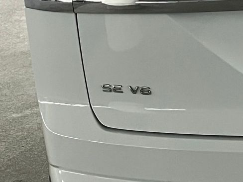 Used 2022 Volkswagen Atlas Cross Sport SE image 38