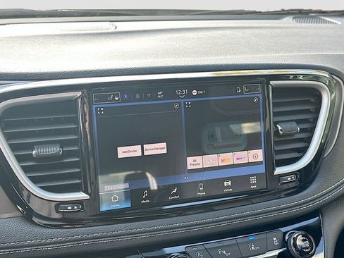 New 2026 Chrysler Pacifica Select image 15