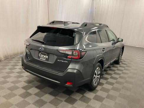 Used 2025 Subaru Outback Premium w/ Popular Package #1A AWD/4WD image 13