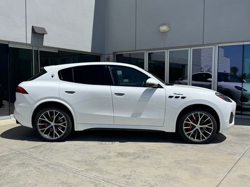New 2026 Maserati Grecale Modena image 8