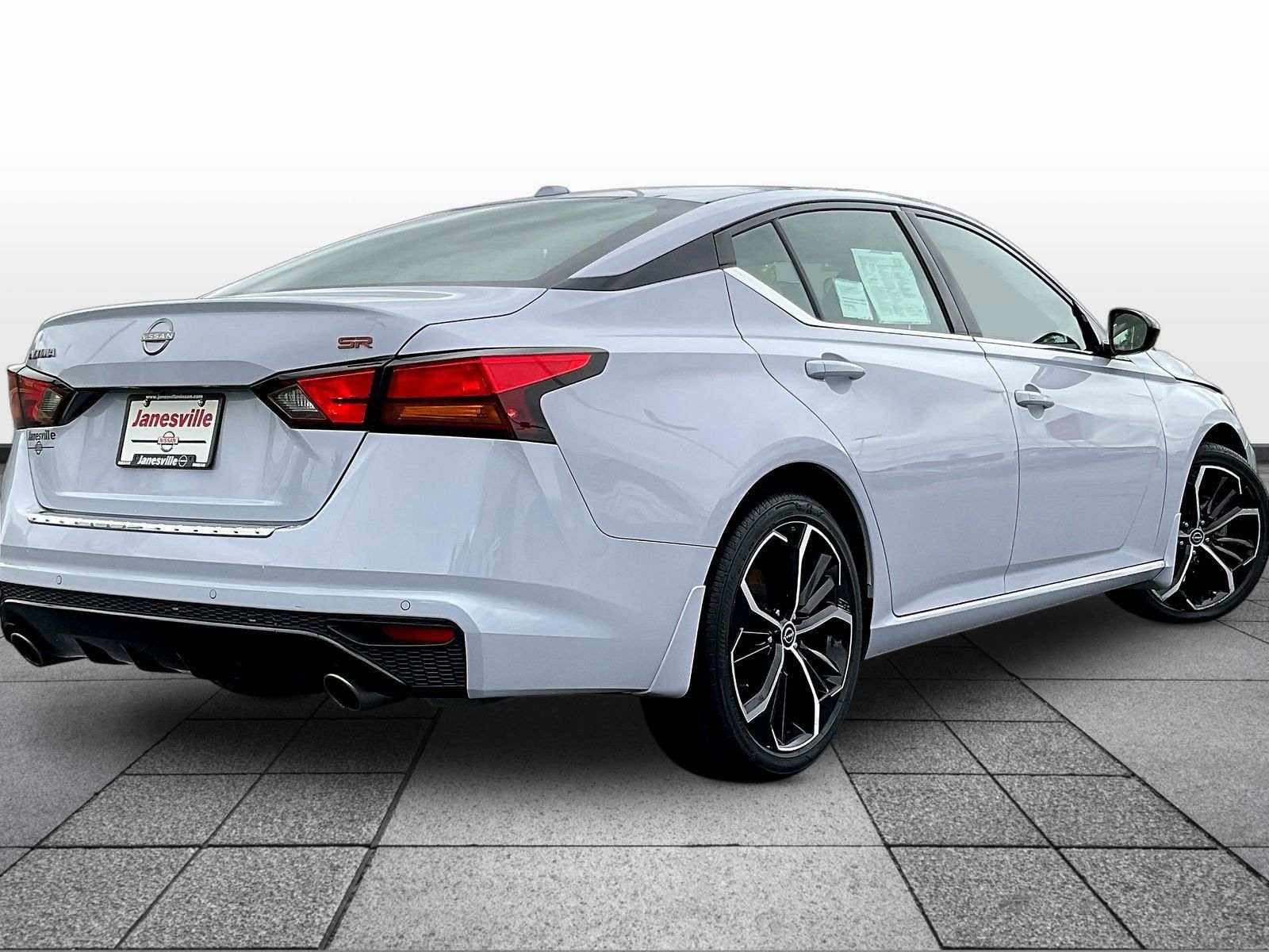 Certified 2023 Nissan Altima 2.5 SR w/ SR Premium Package FWD image 7