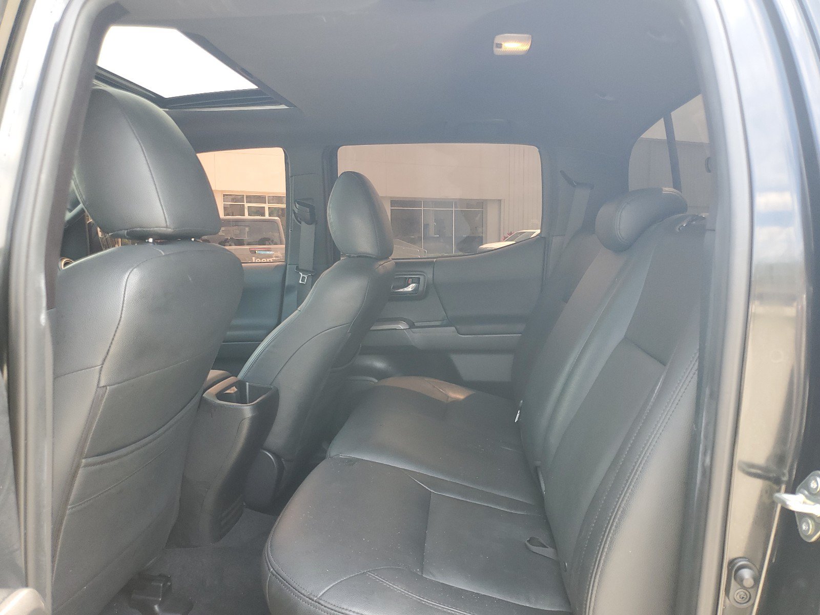 Used 2016 Toyota Tacoma TRD Off-Road w/ Premium & Technology Package RWD image 10