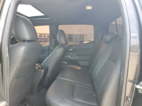 Used 2016 Toyota Tacoma 2WD Double Cab image 10