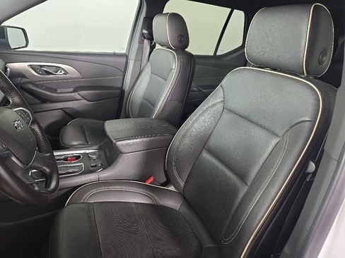 Used 2022 Chevrolet Traverse Premier w/ Redline Edition AWD/4WD image 16