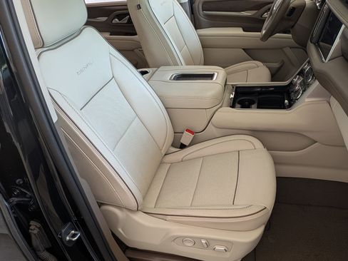 Used 2023 GMC Yukon XL Denali RWD image 22