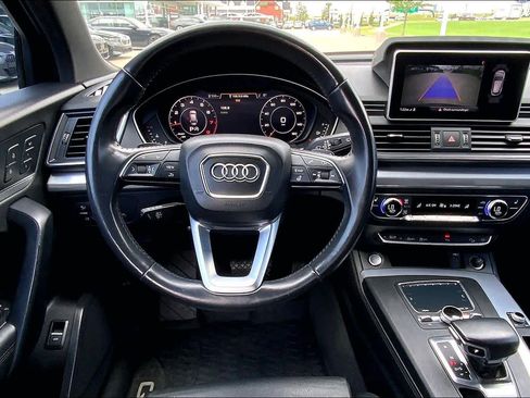 Used 2020 Audi Q5 2.0T Titanium Premium Plus w/ Premium Plus Package image 5