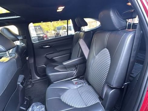 Used 2023 Toyota Highlander XSE AWD/4WD image 31