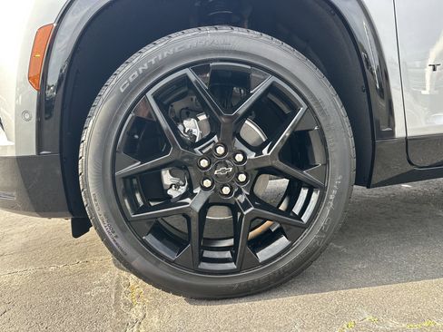 New 2026 Chevrolet Traverse RS w/ LPO, Floor Liner Package AWD/4WD image 13