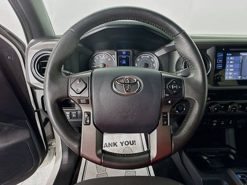 Used 2019 Toyota Tacoma TRD Sport w/ Technology Package RWD image 12
