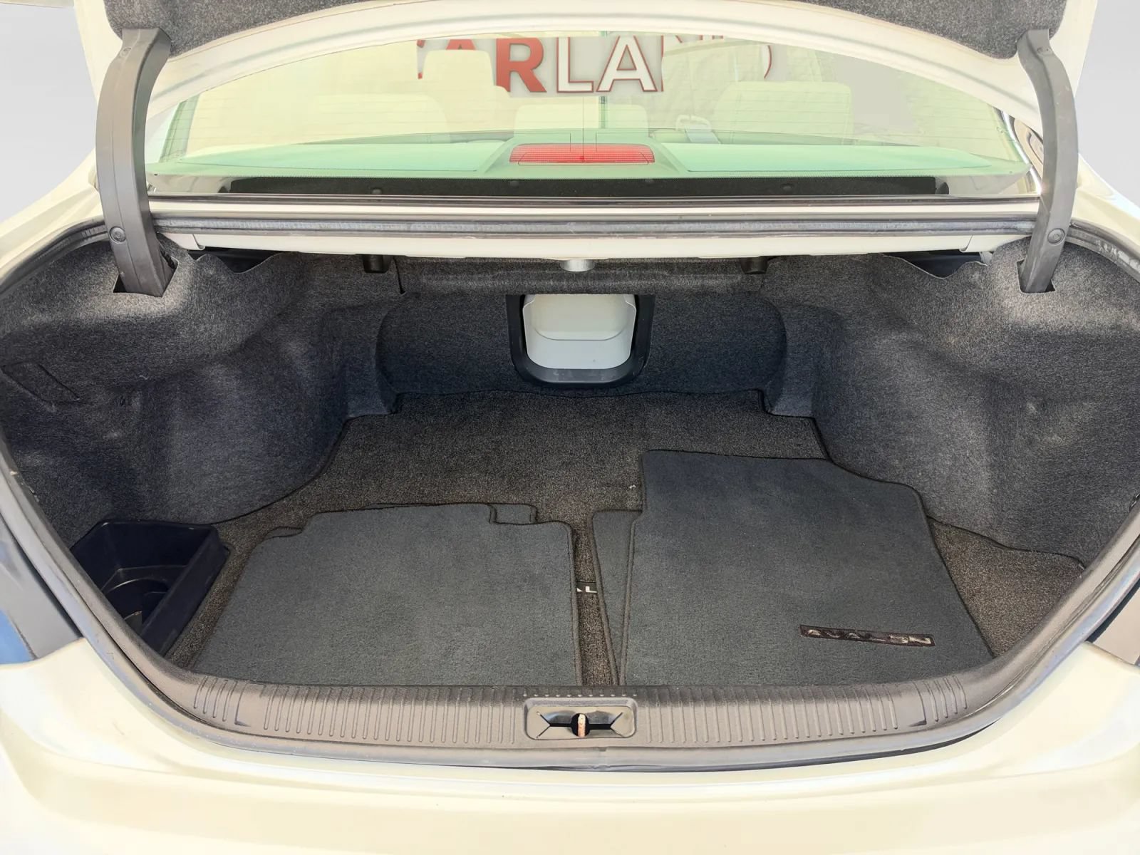 Used 2011 Toyota Avalon FWD image 18