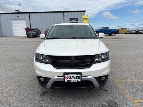 Used 2018 Dodge Journey Crossroad w/ Popular Equipment Group FWD image 2