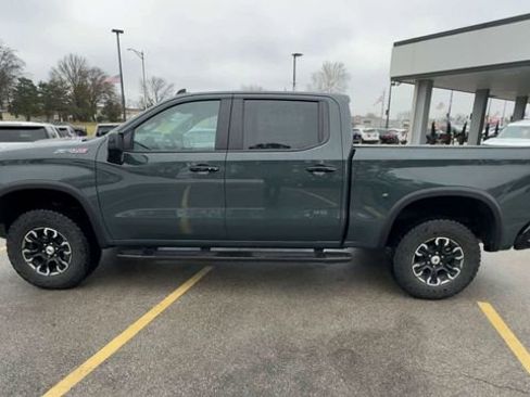 Used 2025 Chevrolet Silverado 1500 ZR2 w/ Technology Package image 5