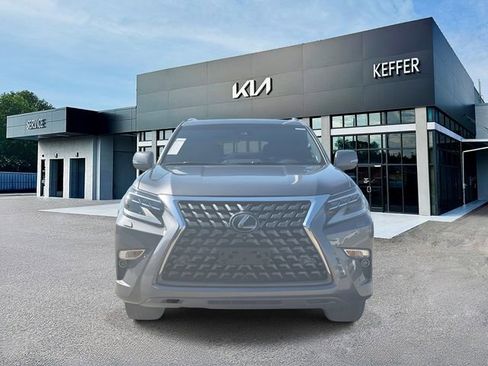 Used 2020 Lexus GX 460 Luxury w/ Accessory Package AWD/4WD image 3