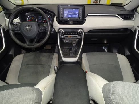 Used 2021 Toyota RAV4 XLE w/ Convenience Package image 29