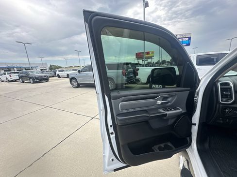 Used 2019 RAM 1500 Big Horn AWD/4WD image 23