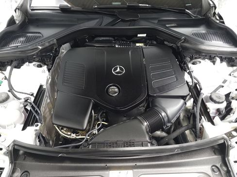 Used 2025 Mercedes-Benz GLC 350e 4MATIC image 34